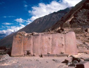 Ollantaytambo restos del templo del sol