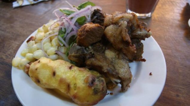 plato tipico de cusco Chicharrón a la cusqueña